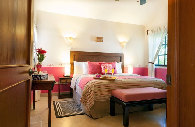Spacious, airy, comfy 2nd floor apartment large kitchen and dining room