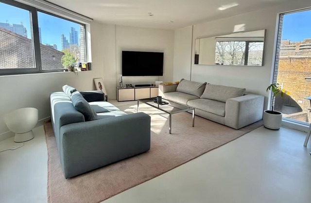 Spacious and bright apartment in Central London