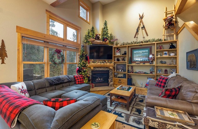 Spacious and Bright Keystone Townhome