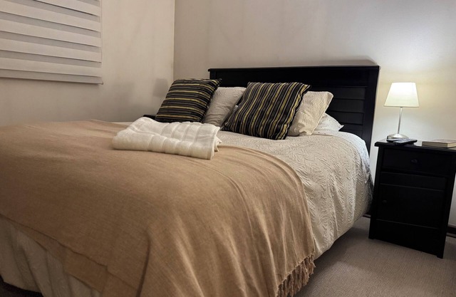 Spacious and comfortable house with private parking for five people, IX Region.