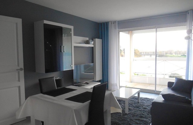 Spacious and charming T2 apartment in town center