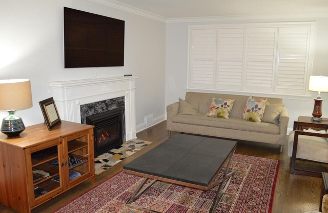 Spacious and cozy retreat with parking