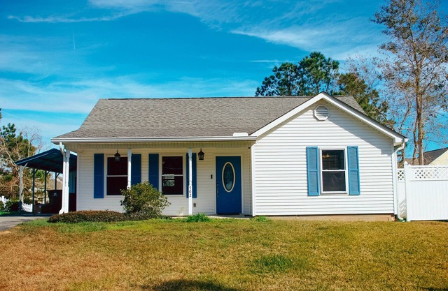Spacious and stylish 3bd home minutes from beach
