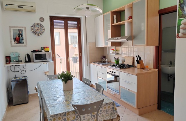 Spacious and very central apartment in prestigious building
