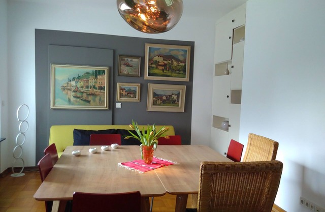 Spacious apartment in a small 50s villa with large garden and fireplace