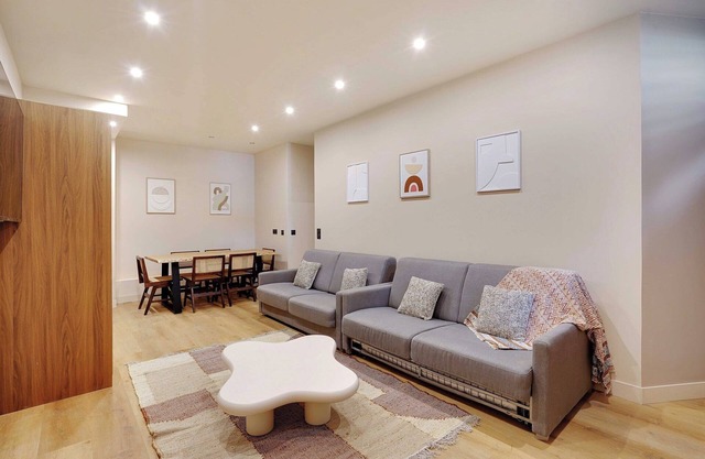 Spacious Apartment - 2BR/10P - Place d'Italie