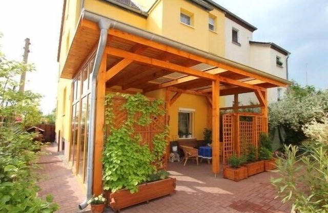 Spacious apartments, a few minutes from the center, in a quiet