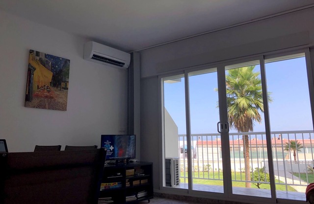 Spacious apartment facing the sea and a few meters from the beach