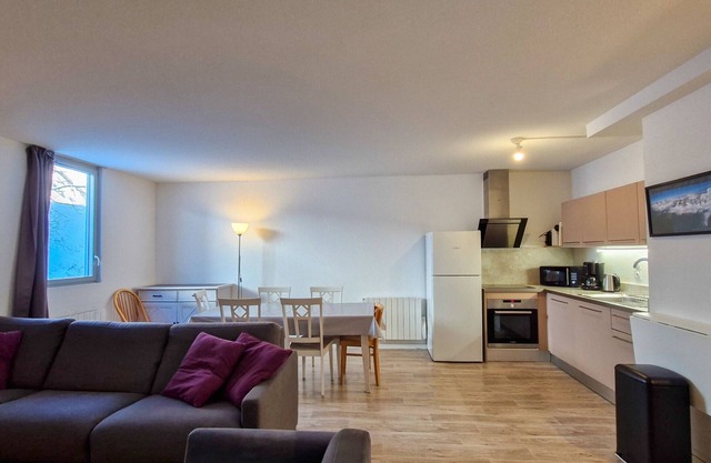 Spacious Apartment in Center of Flaine, Sleeps 6, Near Slopes and Shops