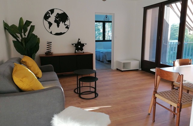 Spacious apartment next to the lake