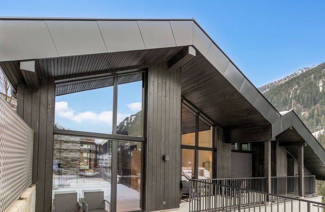 Spacious apartment with a pool - Adults ONLY