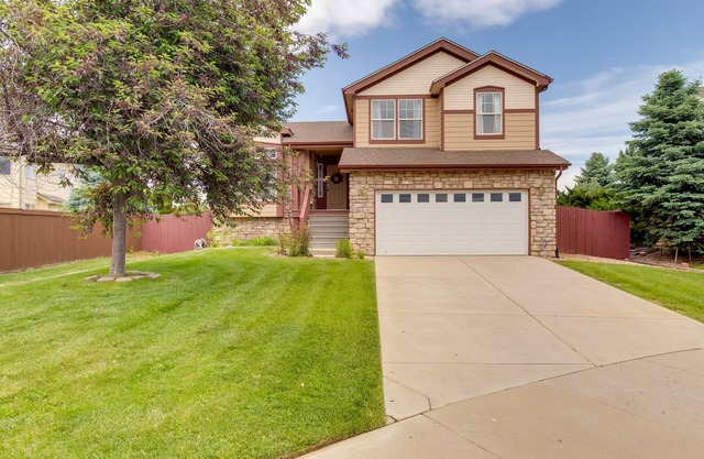 Spacious Aurora Home: 20 Mi to Downtown Denver!