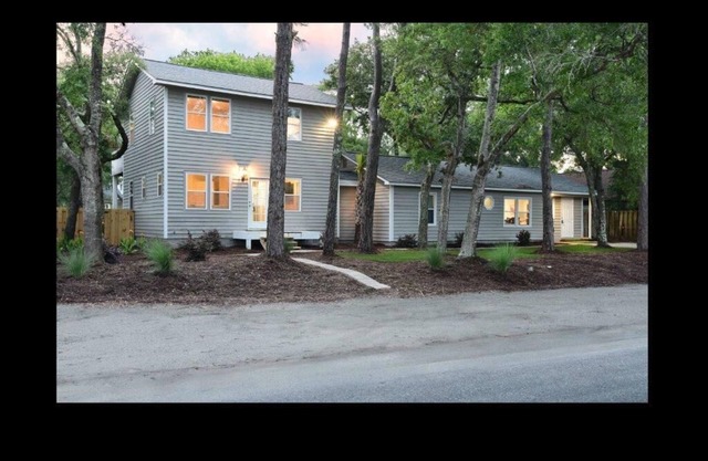 Spacious & Beautiful 7BR/4BA Home- Pool and Fire Pit-Sleeps 18