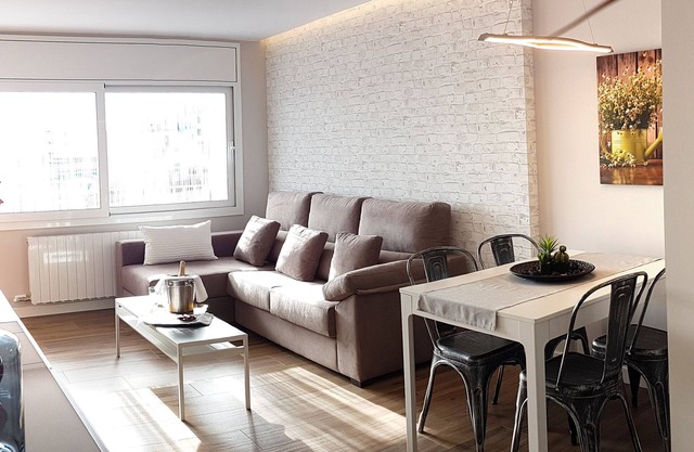 Spacious, bright and cozy apartment/attic 150 m from the sea