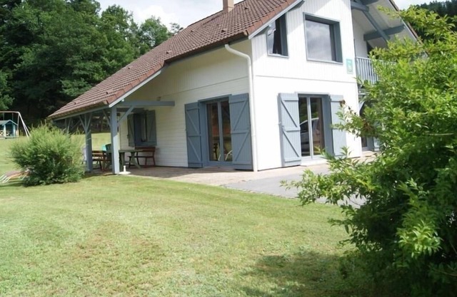 Spacious Chalet with Fireplace, Forest Access, and Outdoor Activities near Gérardmer