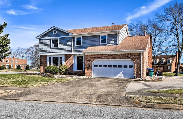 Spacious Chesapeake Home w/Pool Table!