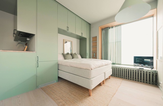 Spacious & Cozy Studio Apartment close to the water