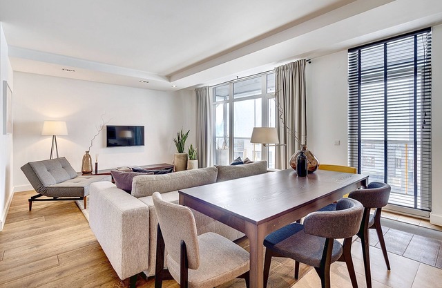 Spacious Dream Apartment with Balcony - Central City
