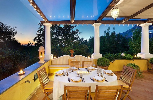 Spacious & elegant three-bedroom apartment for up to 7 people near Sorrento