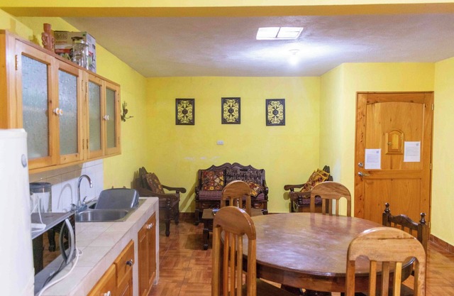Spacious Family Apartment with Mountain Views in Panajachel