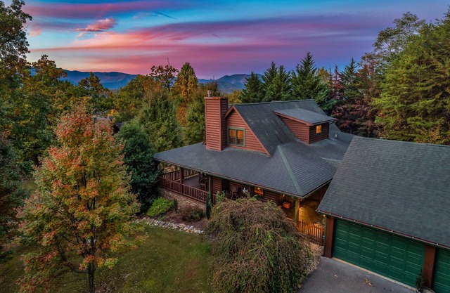 Spacious Family Cabin | 5 mi to National Park | Hot Tub | Arcade | Fall Deals!