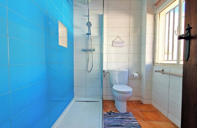 Spacious Farmhouse enjoying Mature Gardens, Heated Private Pool & Stunning Views
