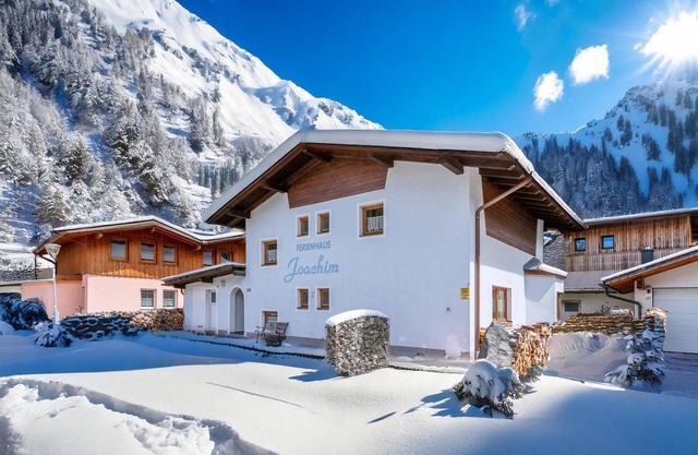 Spacious group house with lots of privacy