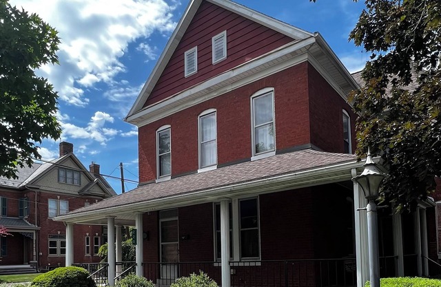 Spacious Historic Home: 4 bedrooms, 2.5 bath