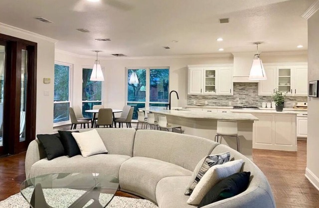 Spacious Home in Resort Golf Course,close to Omni PGA Frisco and RoughRiders!