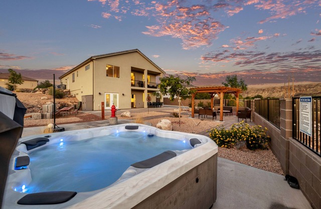 Spacious Home with Hot Tub & Splash Pad Near Zions