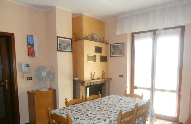 Spacious and welcoming apartment on a hill overlooking the sea