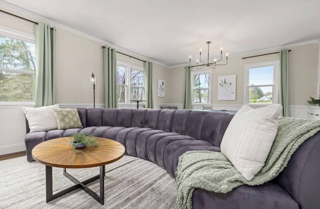 Spacious Large Group Getaway w/Hot Tub + Games!