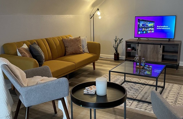 SPACIOUS LOFT STEPS AWAY FROM DT FLORENCE!