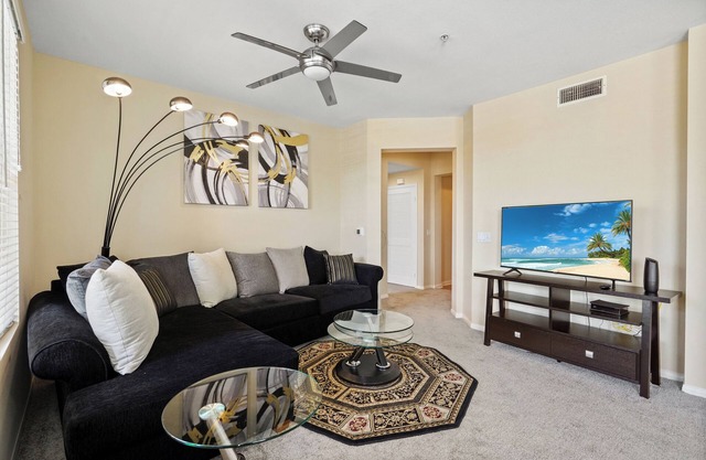 Spacious & Lovely 2BD/2BA! 5Mins to Disney! Angel Stadium! The Outlets! Etc.