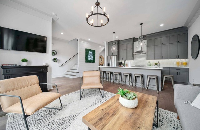 Spacious Luxe Nash Home 🌟4BR Sleep 12🌟Theatre Room💥
