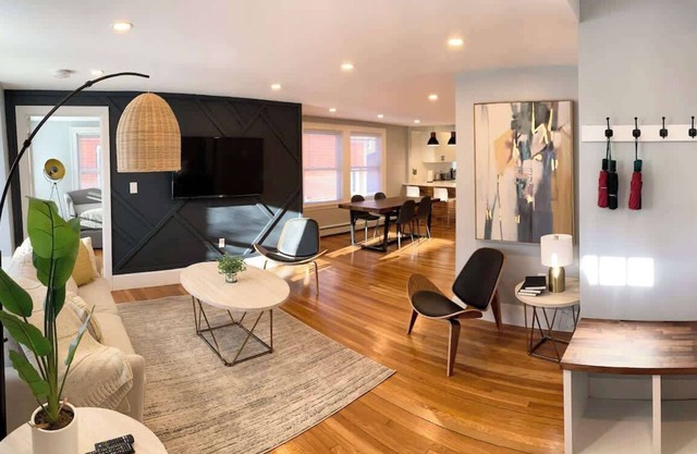 Spacious Luxury 3 BR, Spotless, W/D, Parking