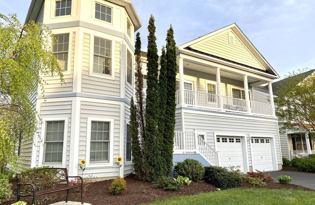 Spacious Luxury Home in Waterfront Resort with Indoor/Outdoor Pools