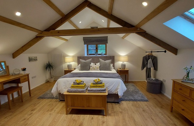 Spacious, luxury, romantic Barn for couples near Exmoor & Coast