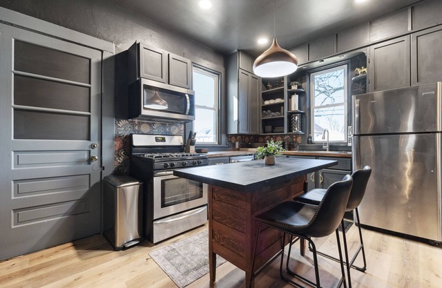 Spacious Marion Haven: Enjoy Two Living Spaces in the Heart of the City