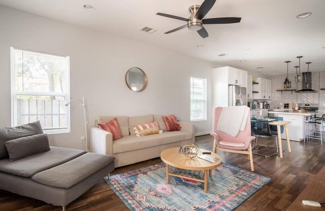 Spacious Modern Home Downtown near Medical center