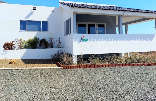 Spacious modern house with sea view near various beaches