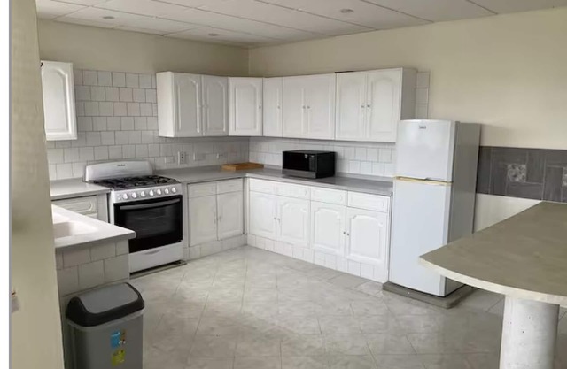 Spacious Open Plan 4 Bedroom Apartment
