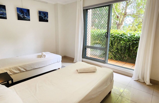 Spacious Park-Side Retreat Moments From The City