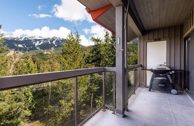 Spacious | Pet friendly | Shared Hot Tub | BBQ