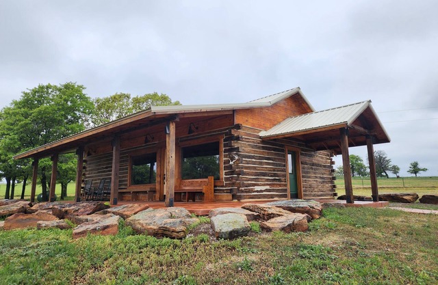 Spacious Ranch Cabin in Osage County