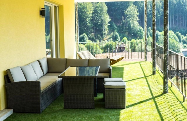 Spacious Sonnenrausch vacation apartment in Schwarzenberg with whirlpool and sauna