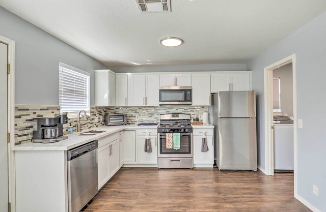 Spacious + Sunny Austin Home ~ 12 Mi to Dtwn!