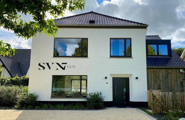 Spacious, sunny luxury vacation home with sauna and garden!