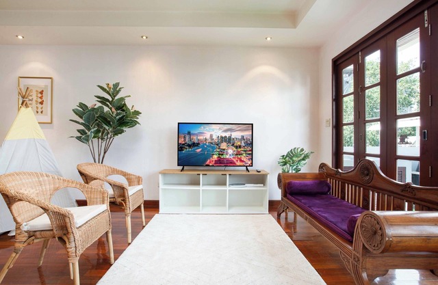 Spacious 4bedroom home 12min Walk BTS PhromPhong Emsphere Emquatier