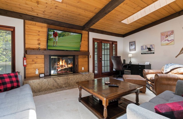 Spacious Townhome on Shuttle Route, Just Minutes to Vail Resort!